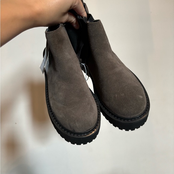 NWT ZARA Boys or girls grey boots - Picture 3 of 10